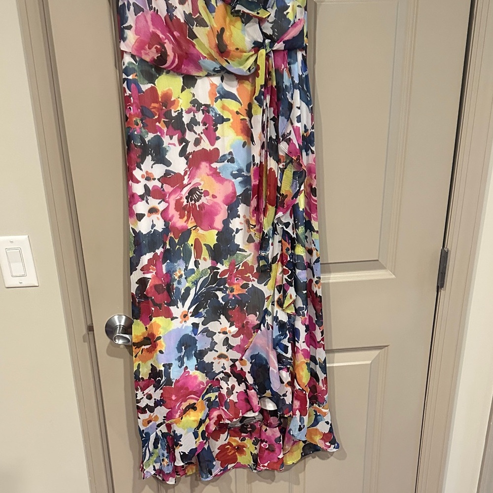 Vibrant Maggy London White, Navy, Fuchsia Pink, Green, Yellow Floral Print Dress - Picture 3 of 9
